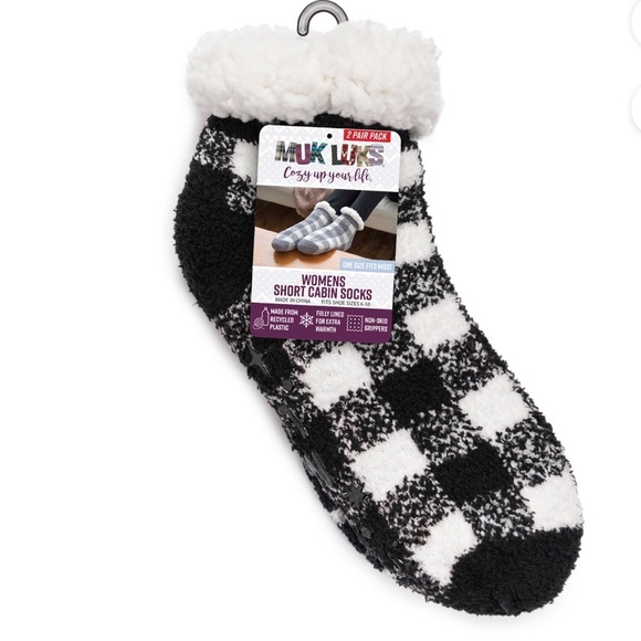 MUK LUKS 2pairs warm & cozy faux fur red &‎ black print Ankle Height Cabin socks - Picture 7 of 10